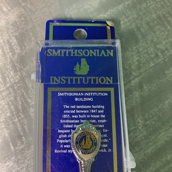 Smithsonian Institution souvenir spoon , new in box , made in the USA - Picture 5 of 5